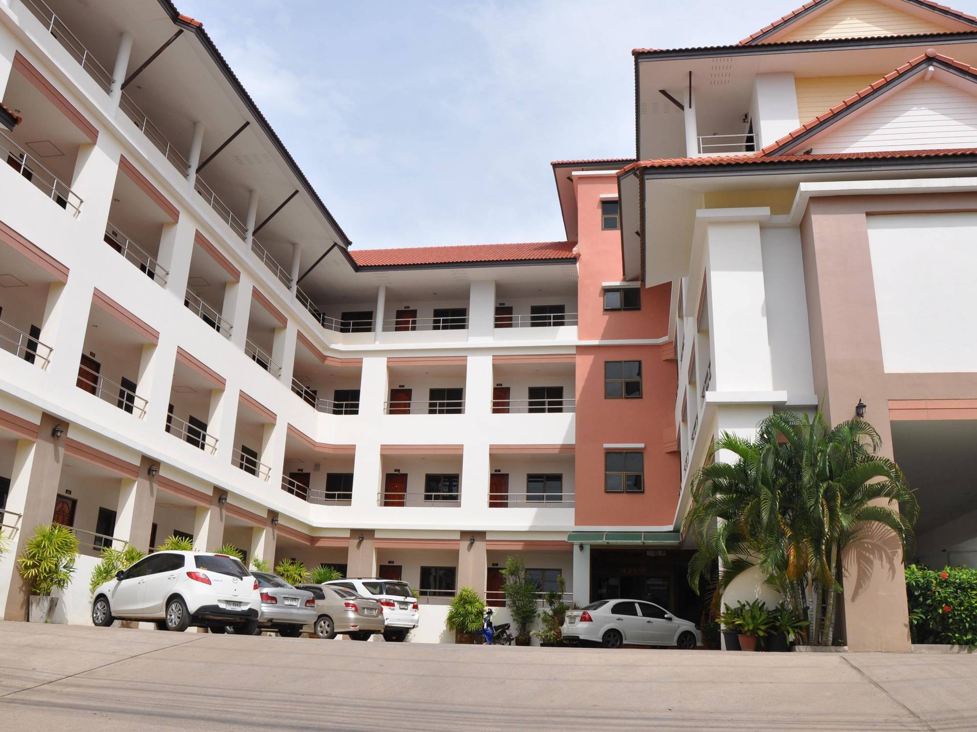 Jj Palace เจเจ พาเลซ Ban Si Than Dış mekan fotoğraf